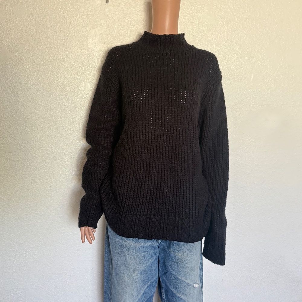 Men’s St. John's Bay Black Mockneck Funnel Neck Sweater L